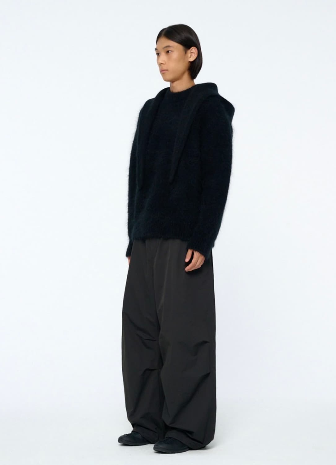 아모멘토 hairy rounded pullover 니트 블랙 상품이미지4