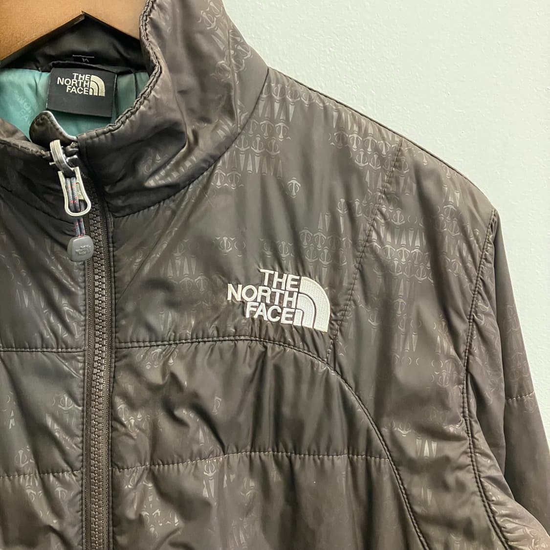N126 노스페이스 경량 패딩 브라운 상품이미지2