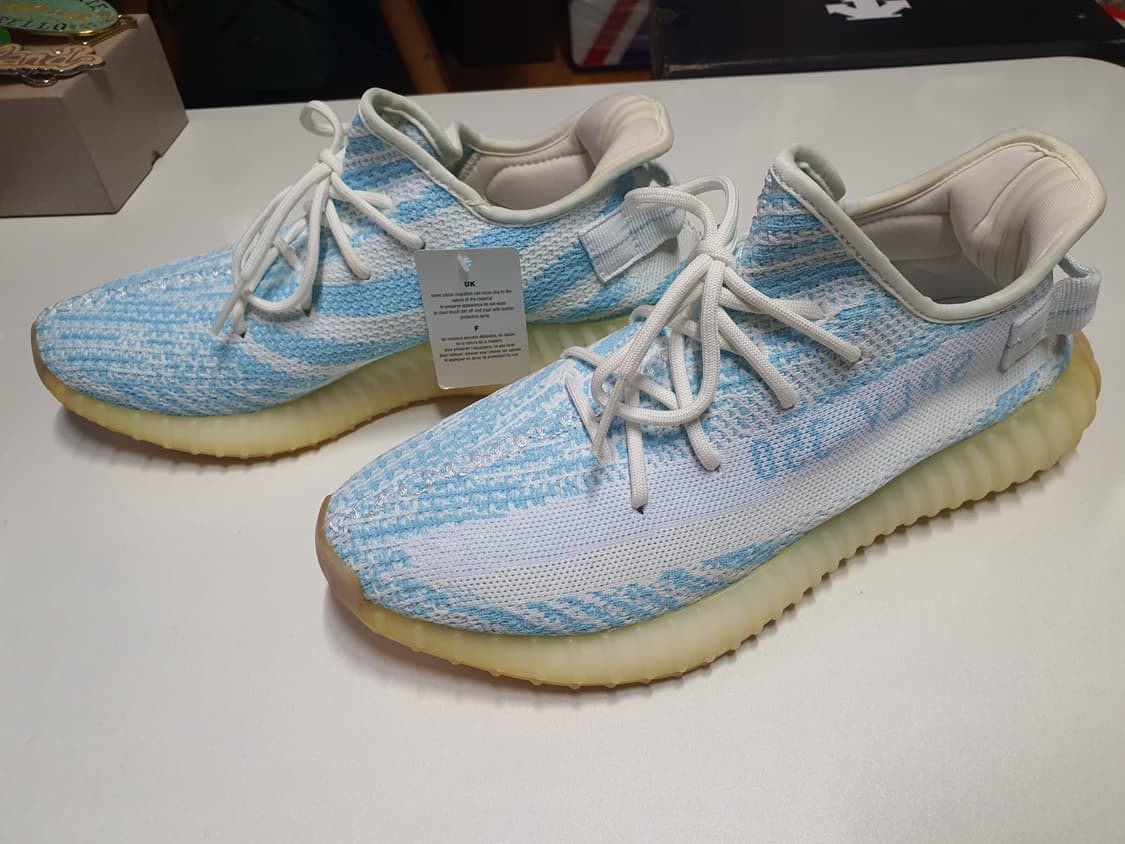 아디다스 이지부스트 275 상품이미지2