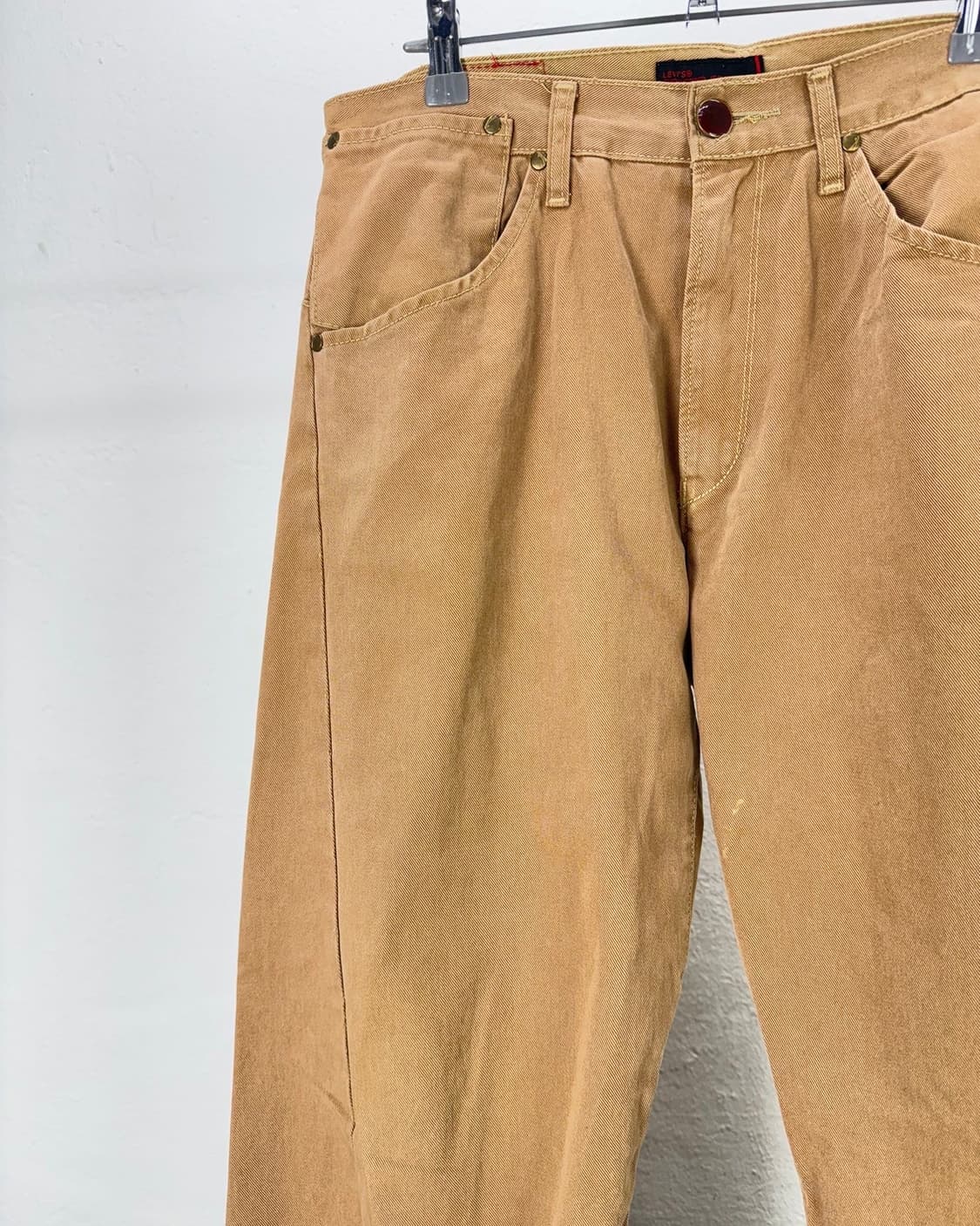 리바이스 엔지니어드 레그 트위스트 카멜 코튼 워크 팬츠 상품이미지2