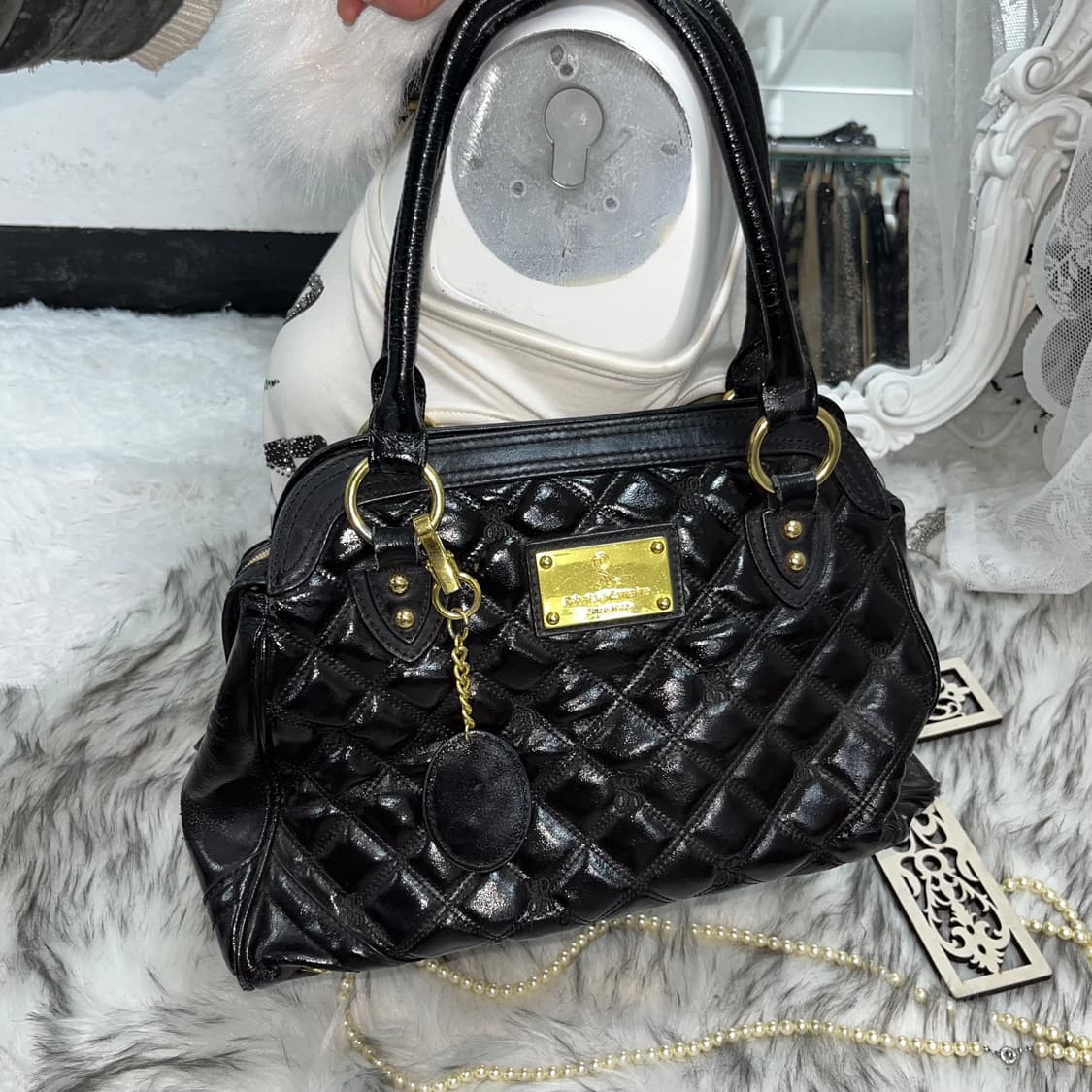 빈티지 퀄팅 글로시 토트백 상품이미지1