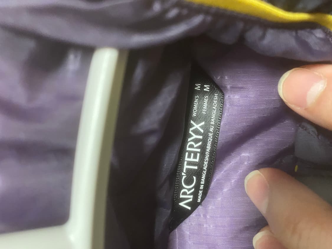 아크테릭스 여성용 경량패딩팔아요  상품이미지3