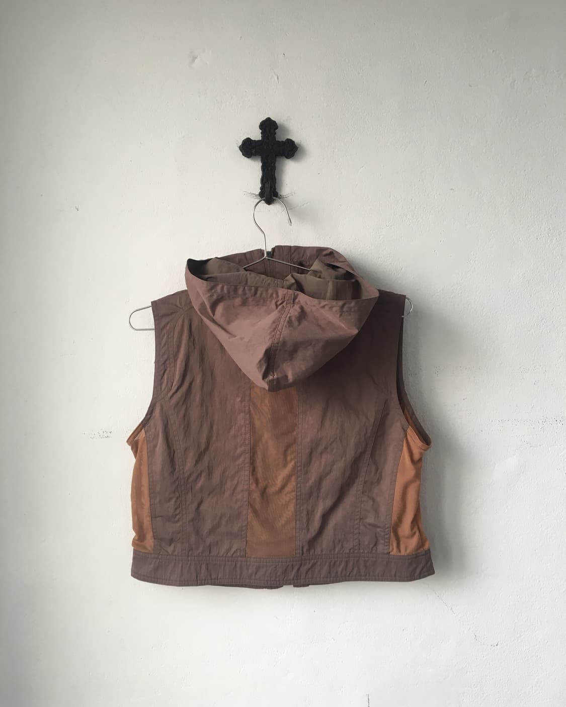 Line patch point high neck vest 상품이미지3