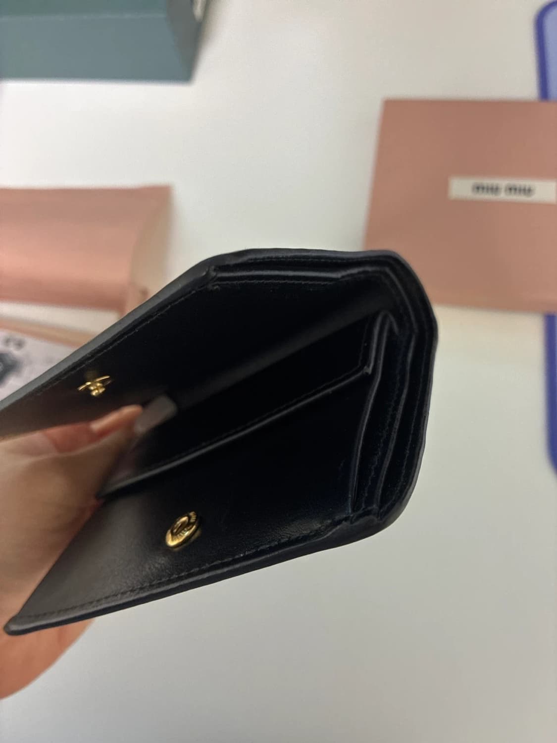 미우미우 반지갑 소프트칼프로고 상품이미지5