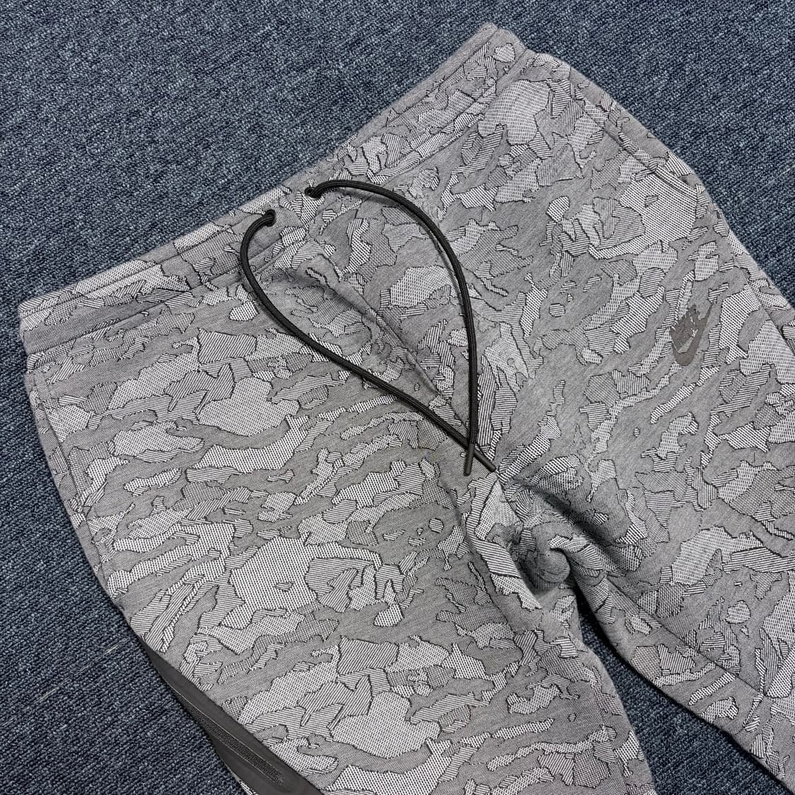 나이키 테크 플리스 조거팬츠 상품이미지2