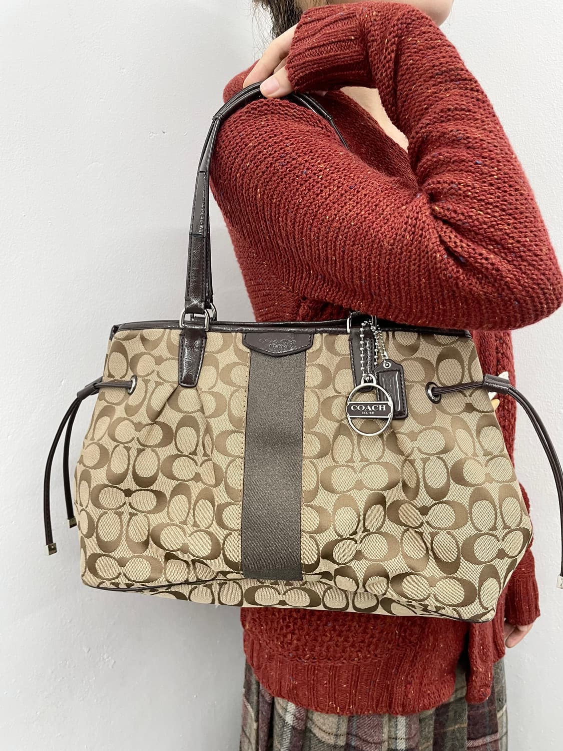 코치 자카드 시그니처 숄더백  상품이미지2