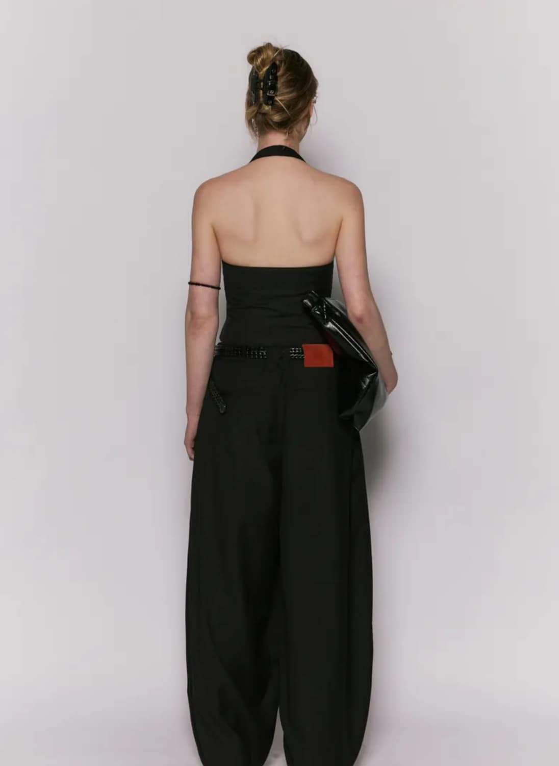 Evelyn halter neck vest black 상품이미지4