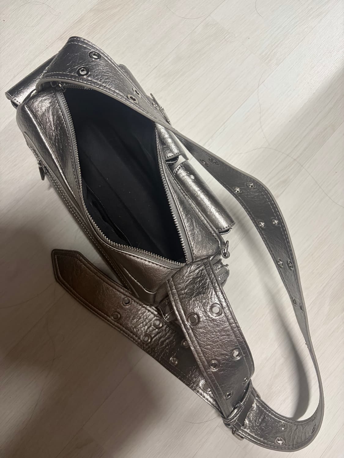블랙퍼플 미니 포트리스 백 급처 상품이미지3