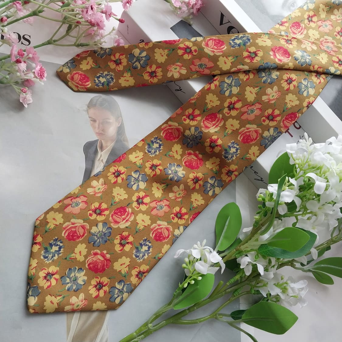 필아필 실크 브라운 플라워 패턴 넥타이 9.8cm A등급 K2312
 상품이미지3