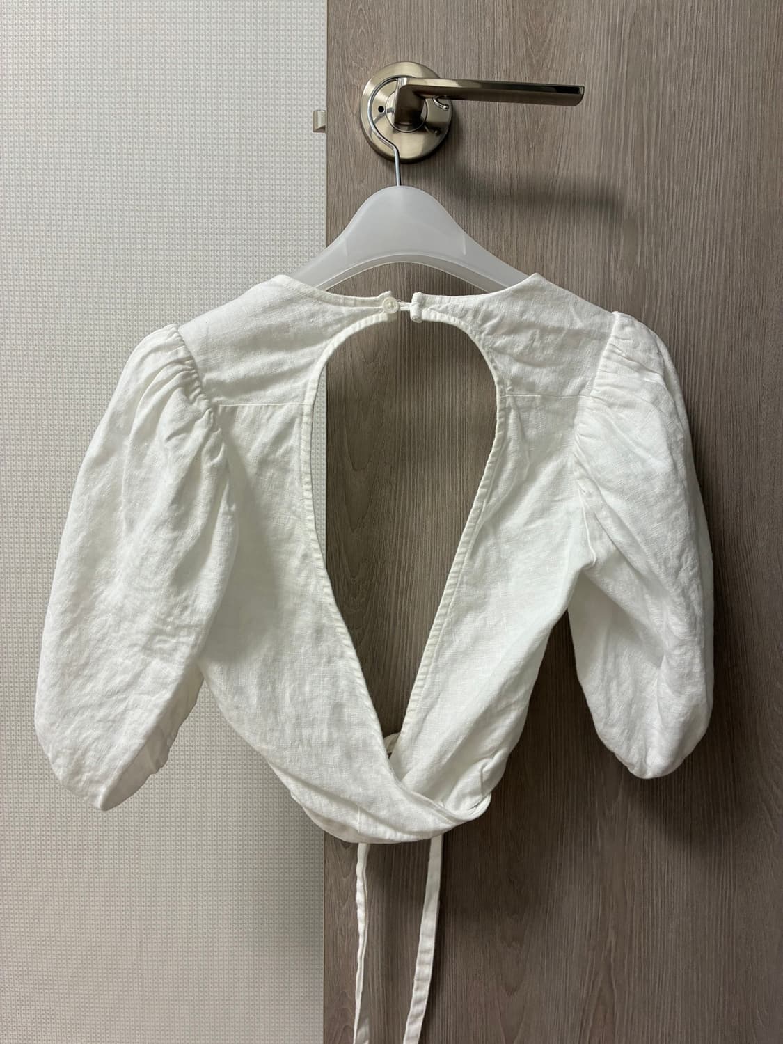 리포메이션 린넨 크롭 블라우스 상품이미지1