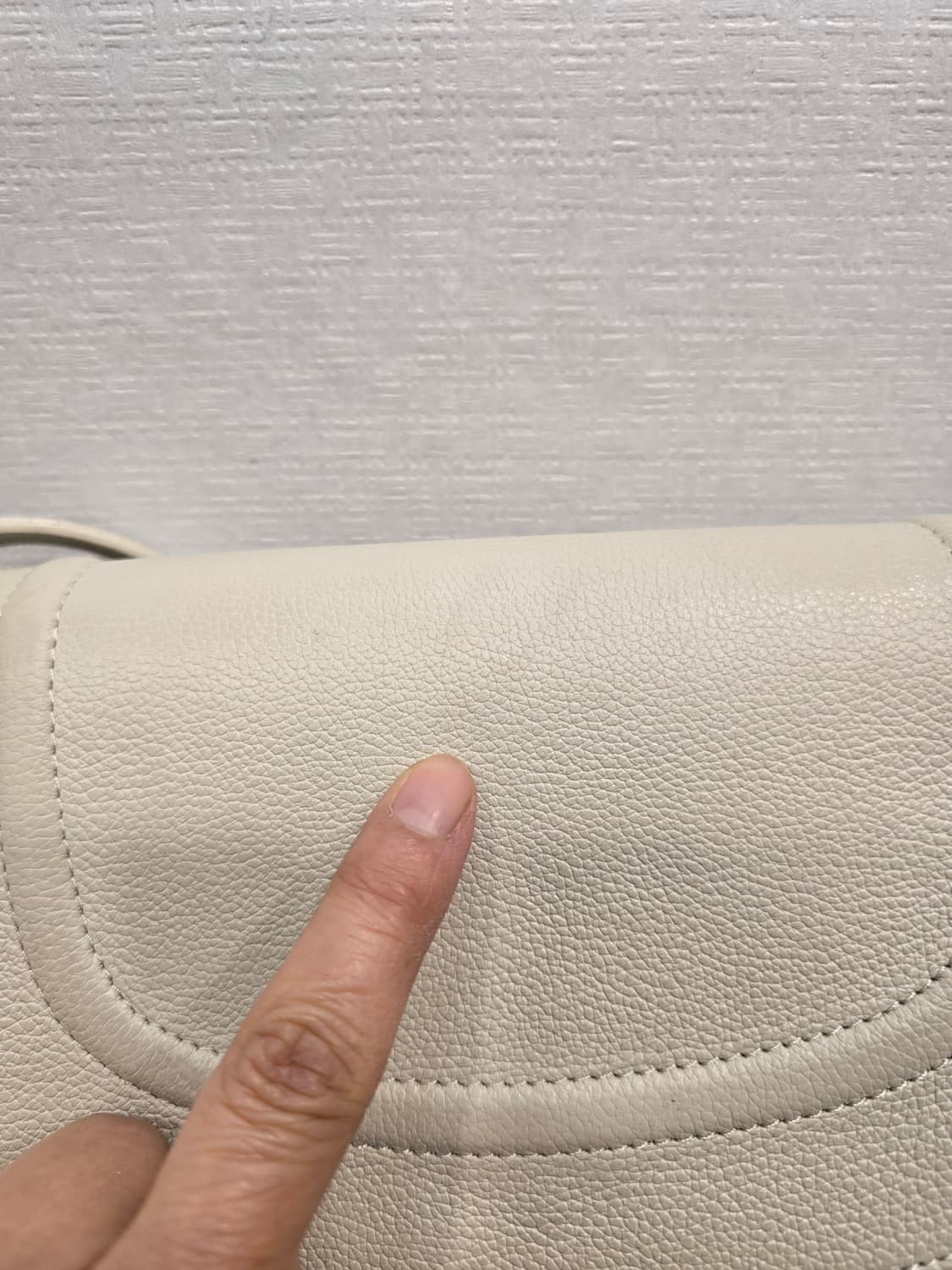 레이드백 로니 클래식 아이보리 반달 스몰  숄더백 상품이미지7