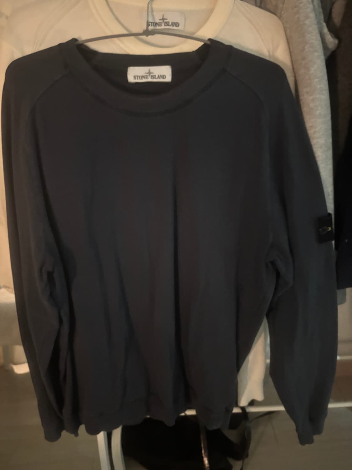 스톤아일랜드 네이비 맨투맨 상품이미지1