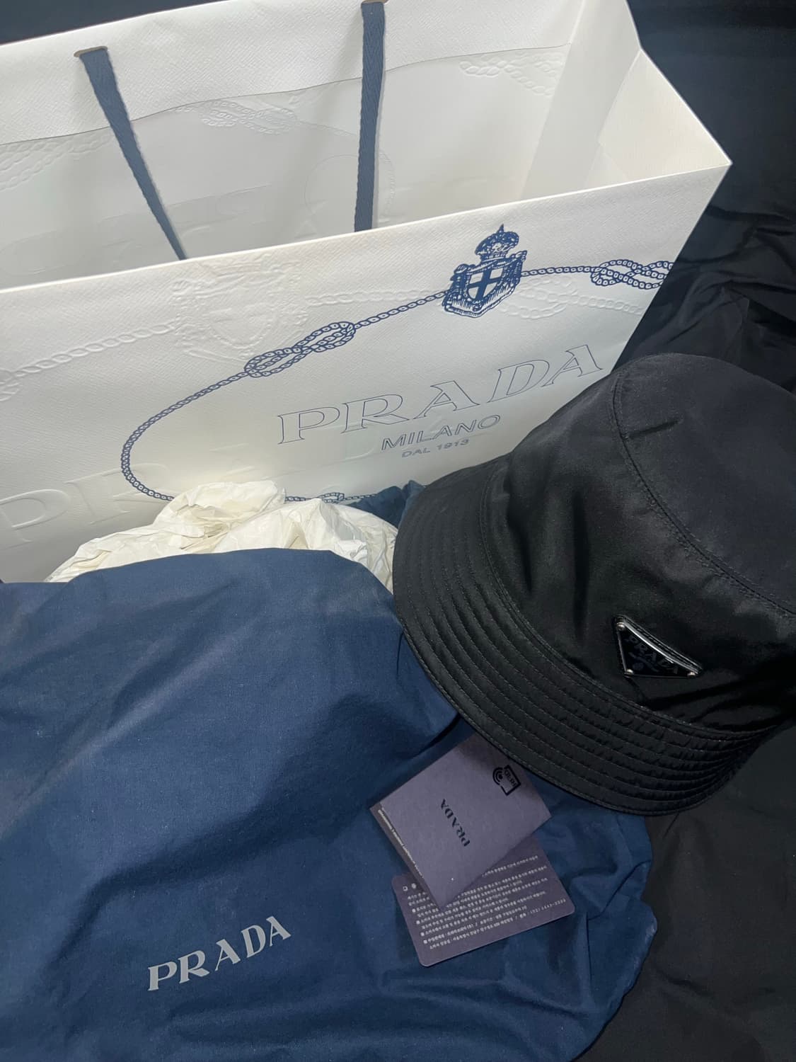 프라다 리나일론 버킷햇 상품이미지3