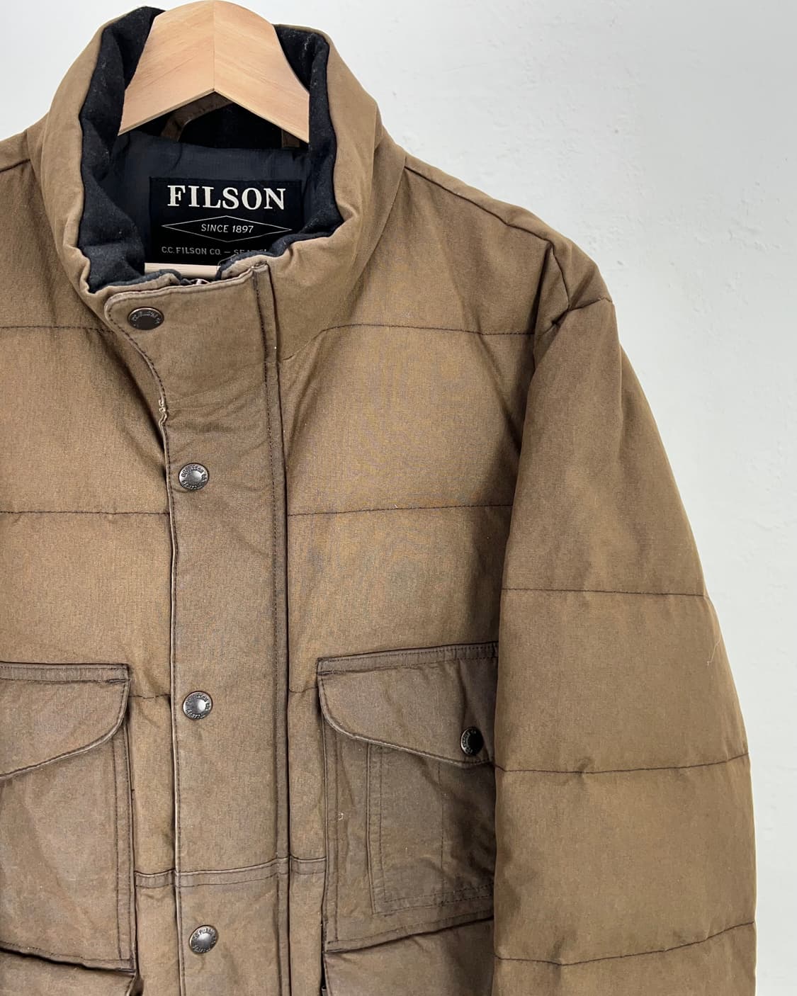 필슨 25fw 브라운 크루저 왁스 다운 퀼팅 패딩 자켓 상품이미지3