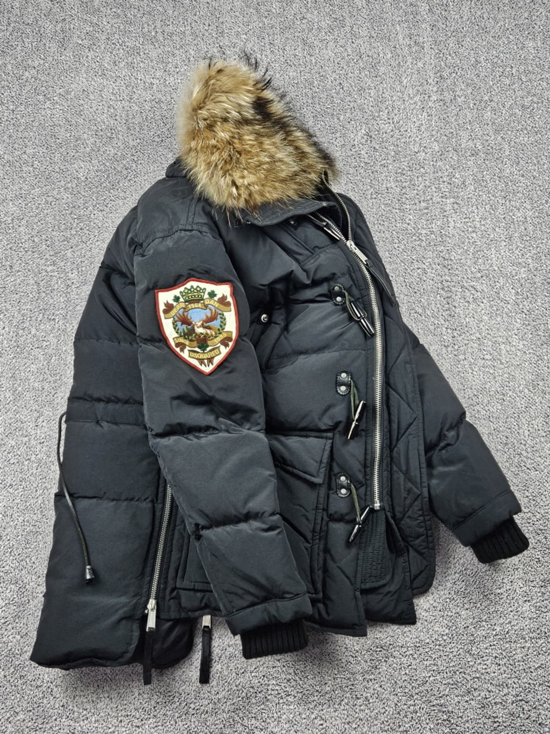 디스퀘어드 라쿤 퍼 가드 다운 패딩 자켓 ( 46 ) / 10204 상품이미지4