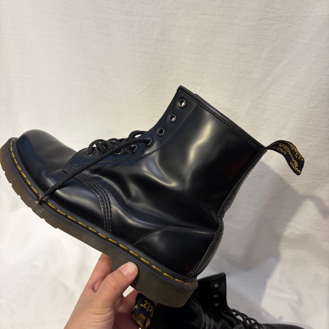닥터마틴 1460 8홀 블랙 워커 부츠 상품이미지9