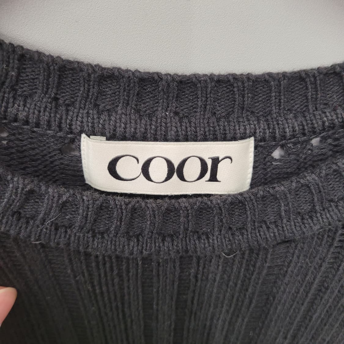 쿠어 데미지 크루넥 니트 블랙 상품이미지3