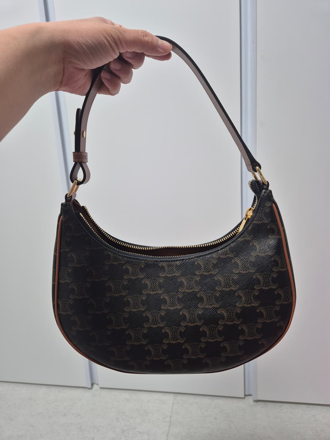 셀린느 아바백 상품이미지2