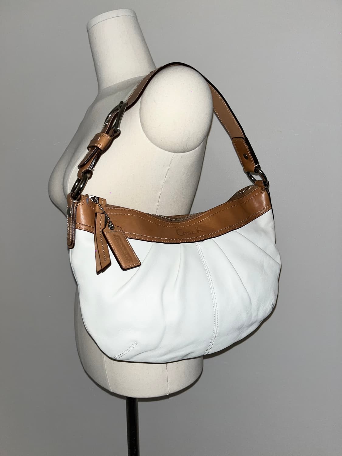 🎉SALE🎉 COACH White shoulder bag 상품이미지3