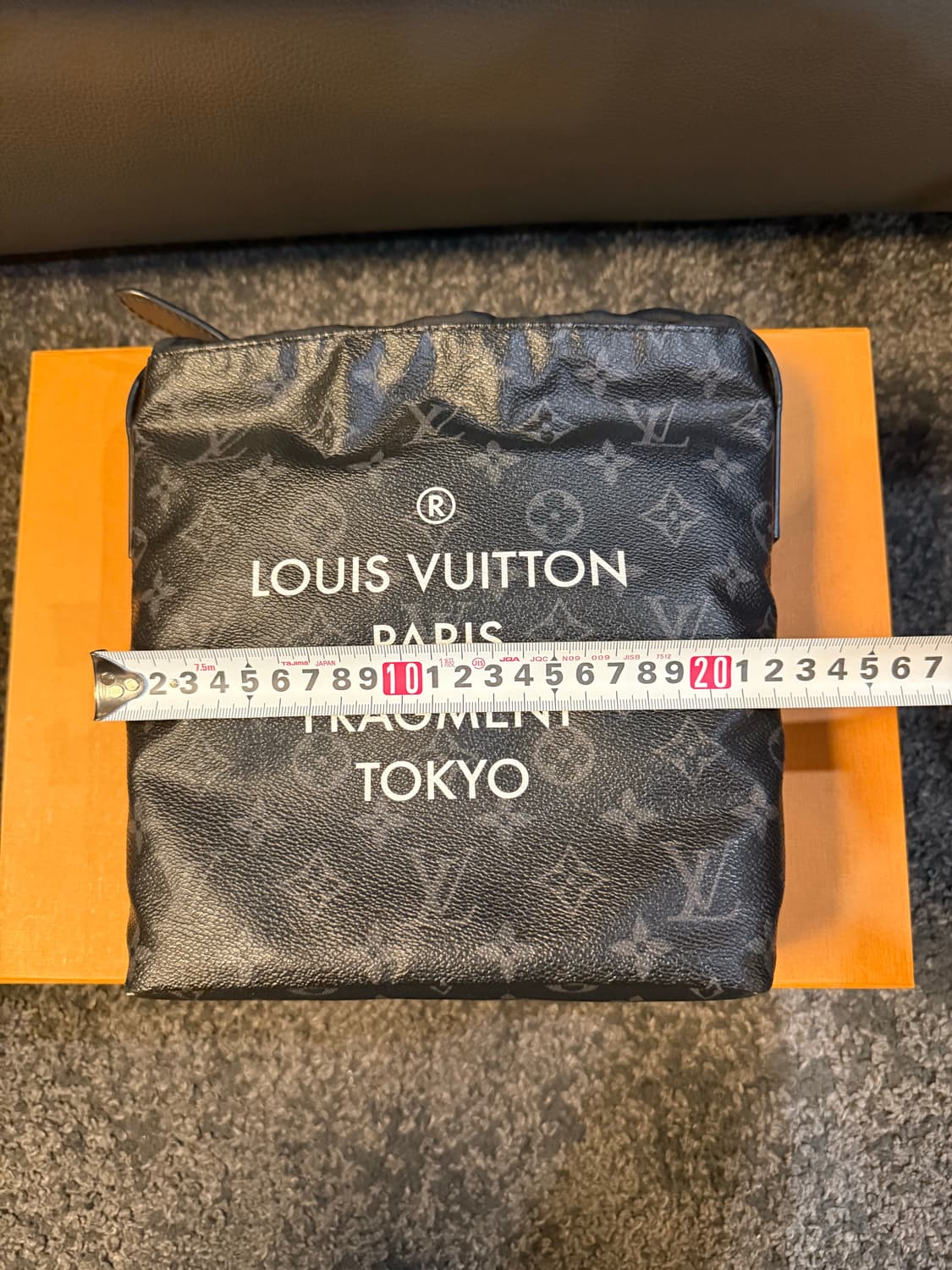 루이비통 x 프라그먼트 크로스백 상품이미지6