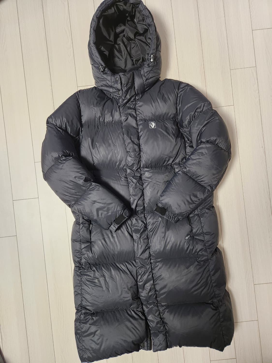 블랙야크 블랙 롱패딩 사이즈165(성인여성m정도)

여러 중고사이트에도  상품이미지1