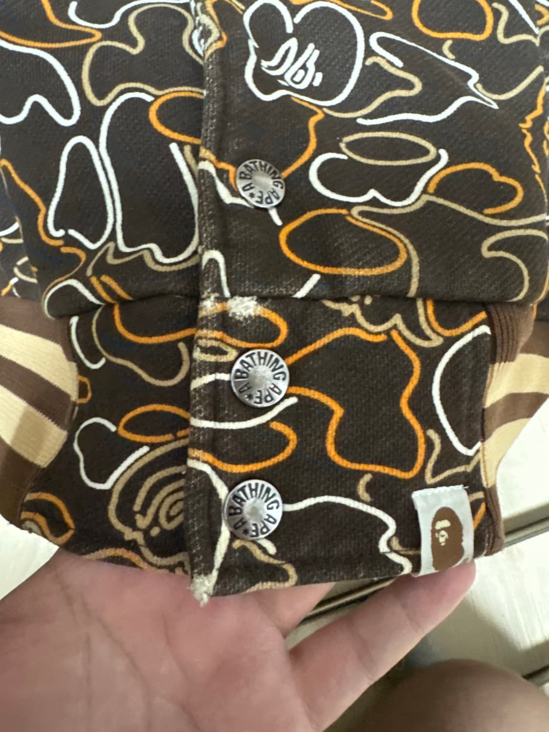 베이프 네온 카모 바시티 자켓 상품이미지5