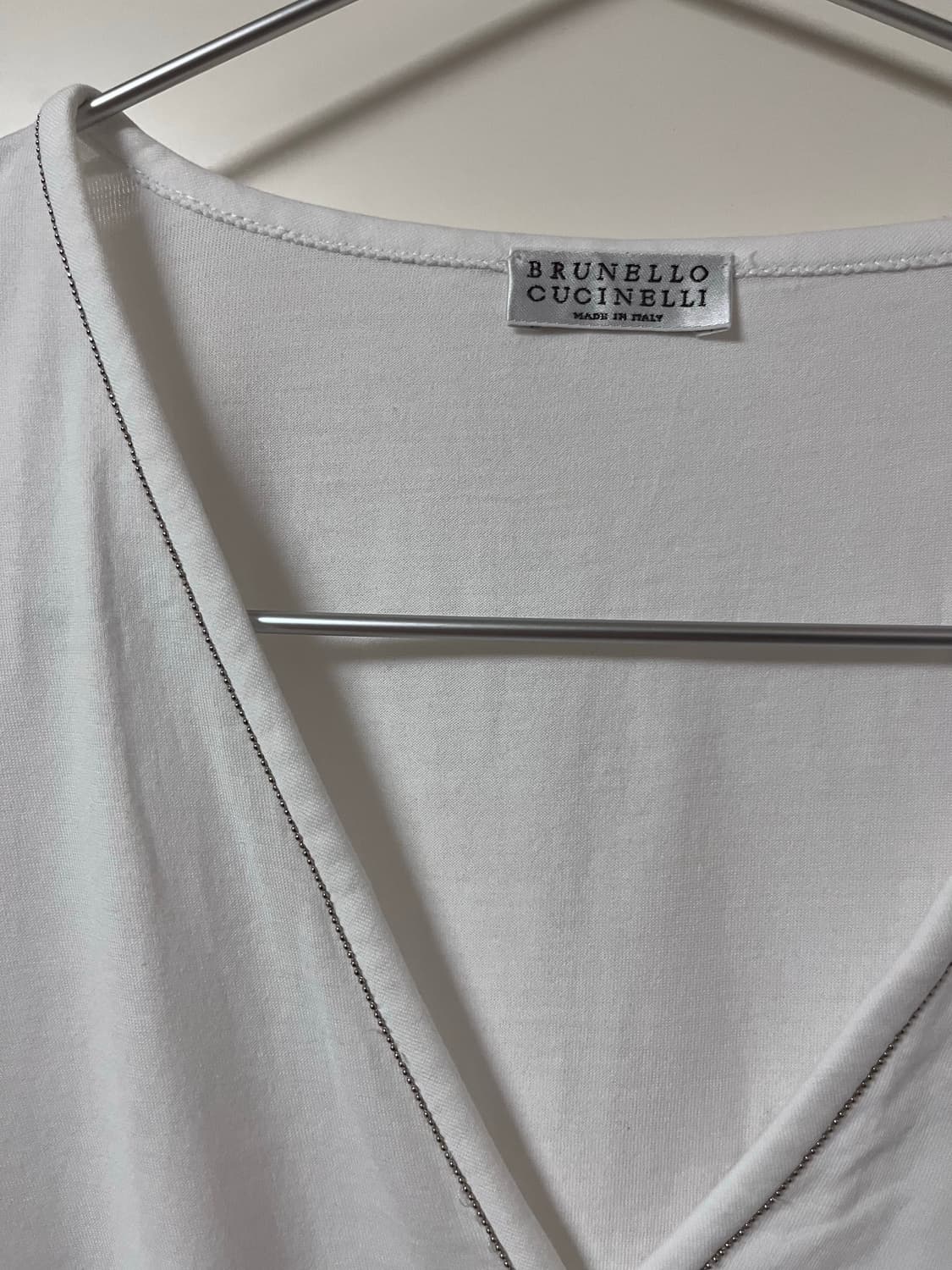 브루넬로 쿠치넬리 브이넥 티셔츠 상품이미지4