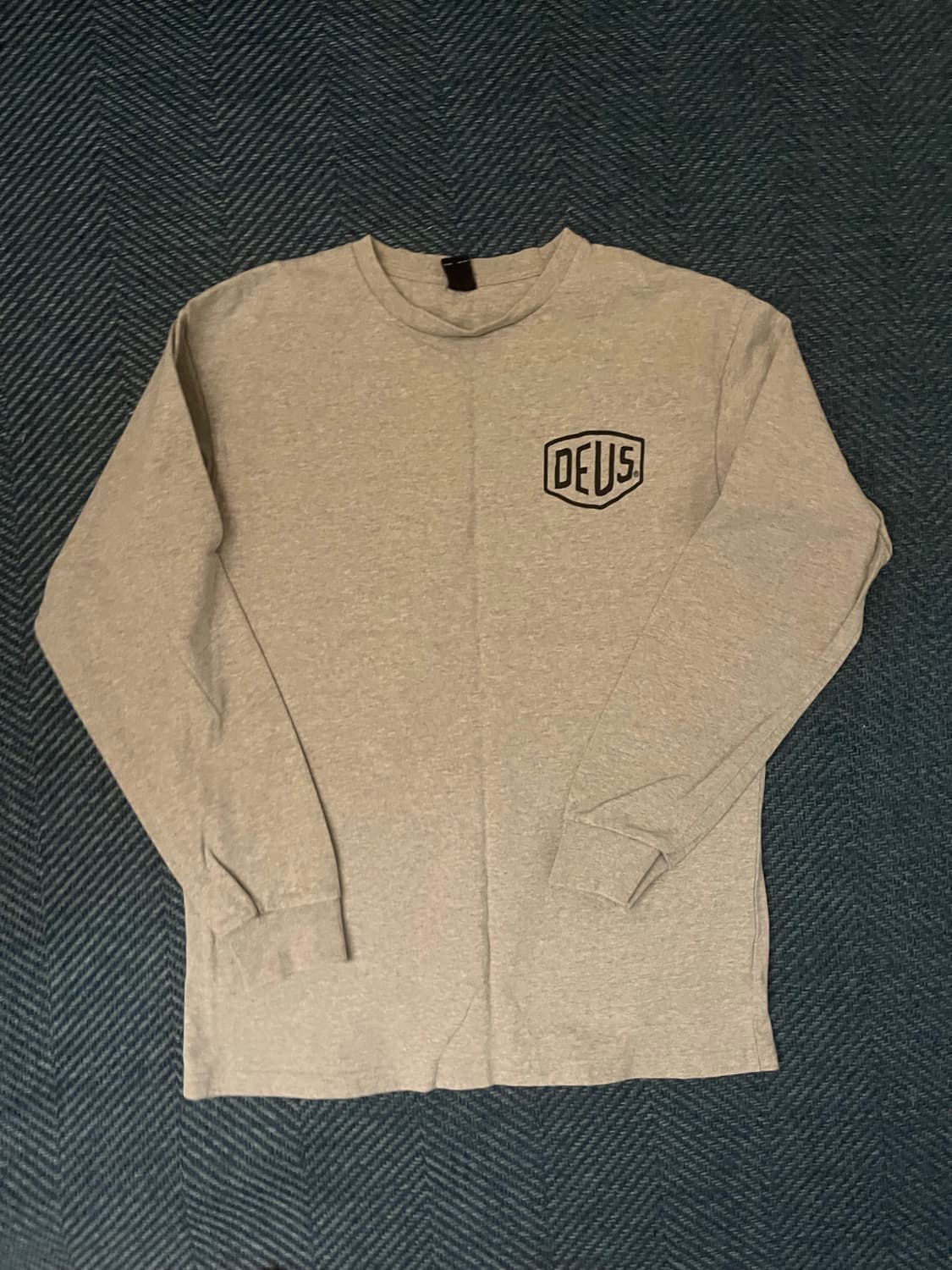 데우스 긴팔 티셔츠 그레이 상품이미지1