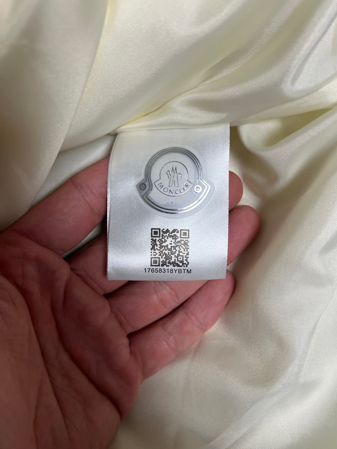 몽클레르(몽클레어) 크림색 후드 재킷 (정품 / 새상품급) 상품이미지2