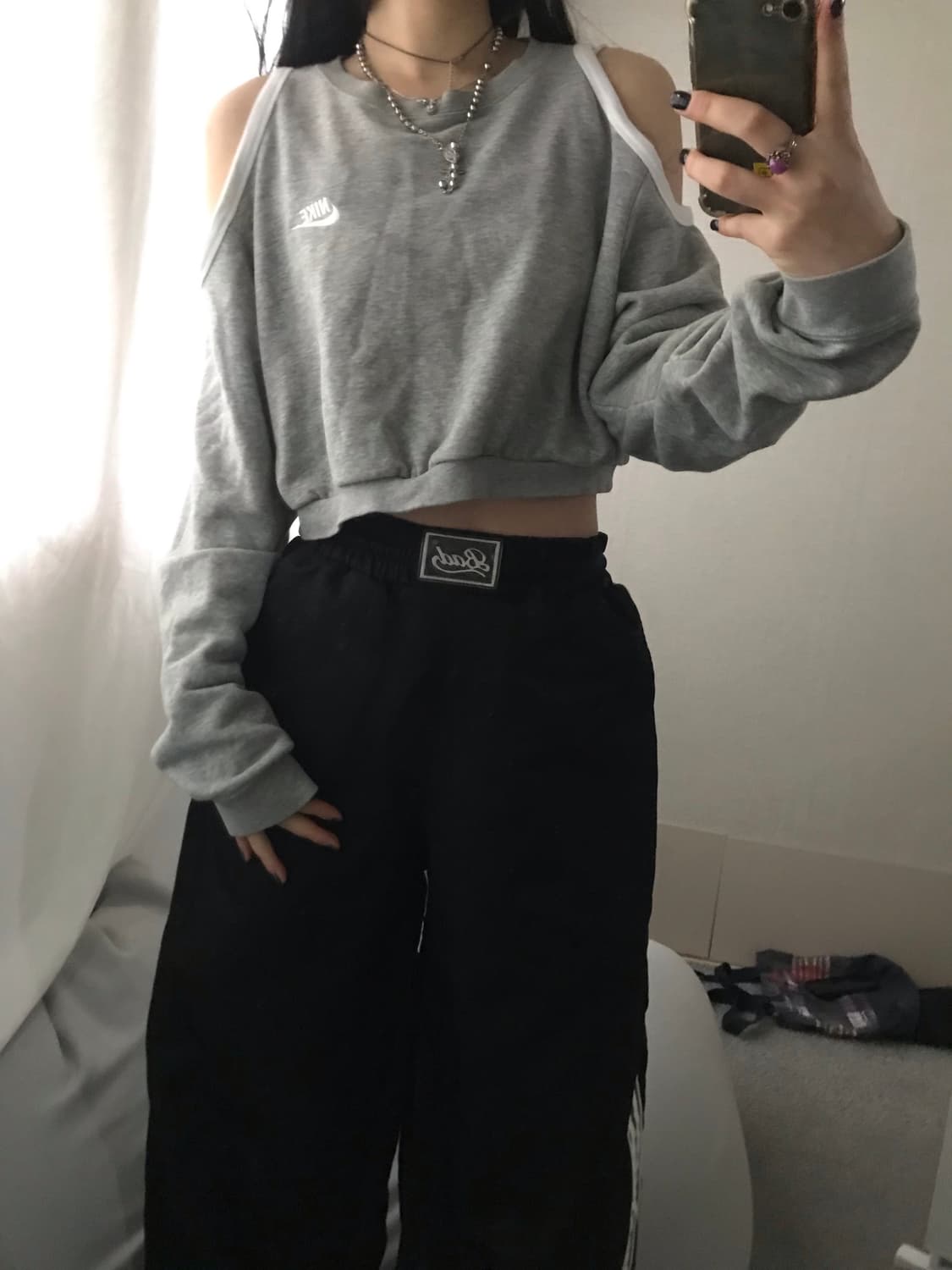 나이키 그레이 오프숄더 커스텀 맨투맨 상품이미지5