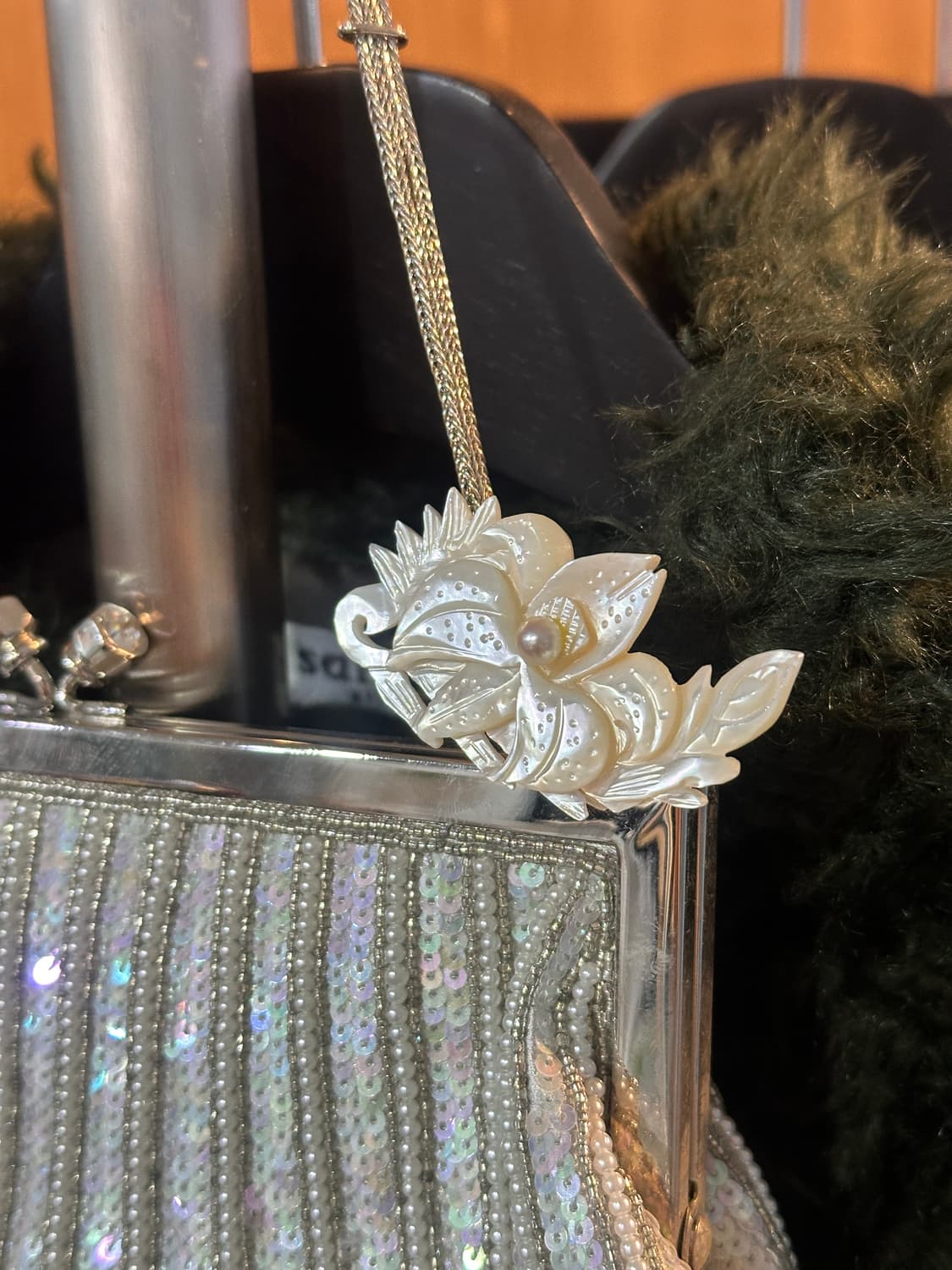 Vintage mother-of-pearl brooch 상품이미지3