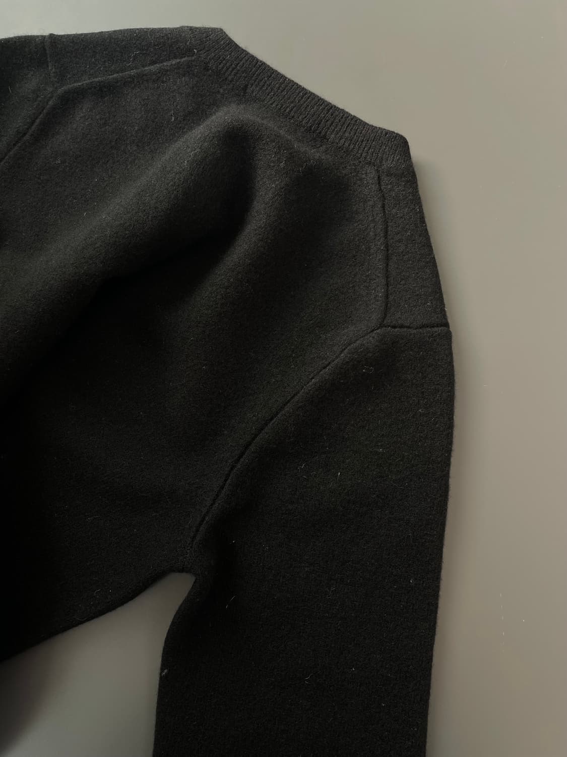 [M] 꼼데가르송 레드와펜 여성 울 가디건 상품이미지7