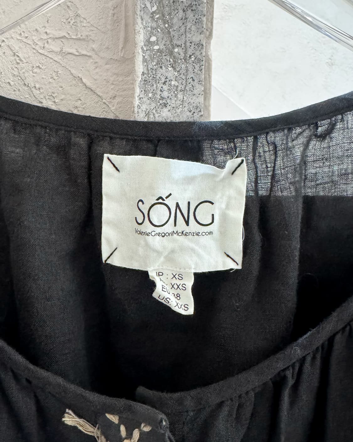 SÓNG Embroidered Cropped Blouse 상품이미지5