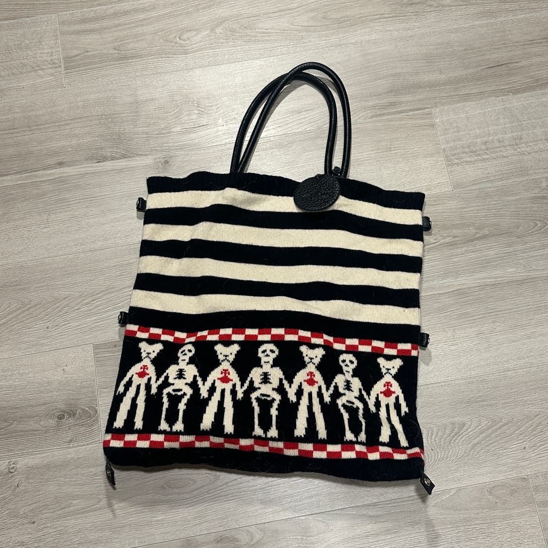 비비안웨스트우드 스컬베어 니트 백 상품이미지5