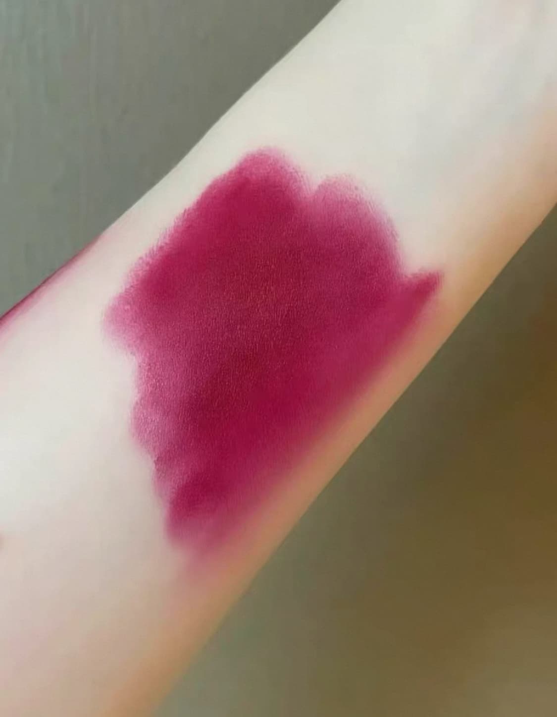 구찌 립스틱 405호 샤딘 (퍼플핑크) 상품이미지3