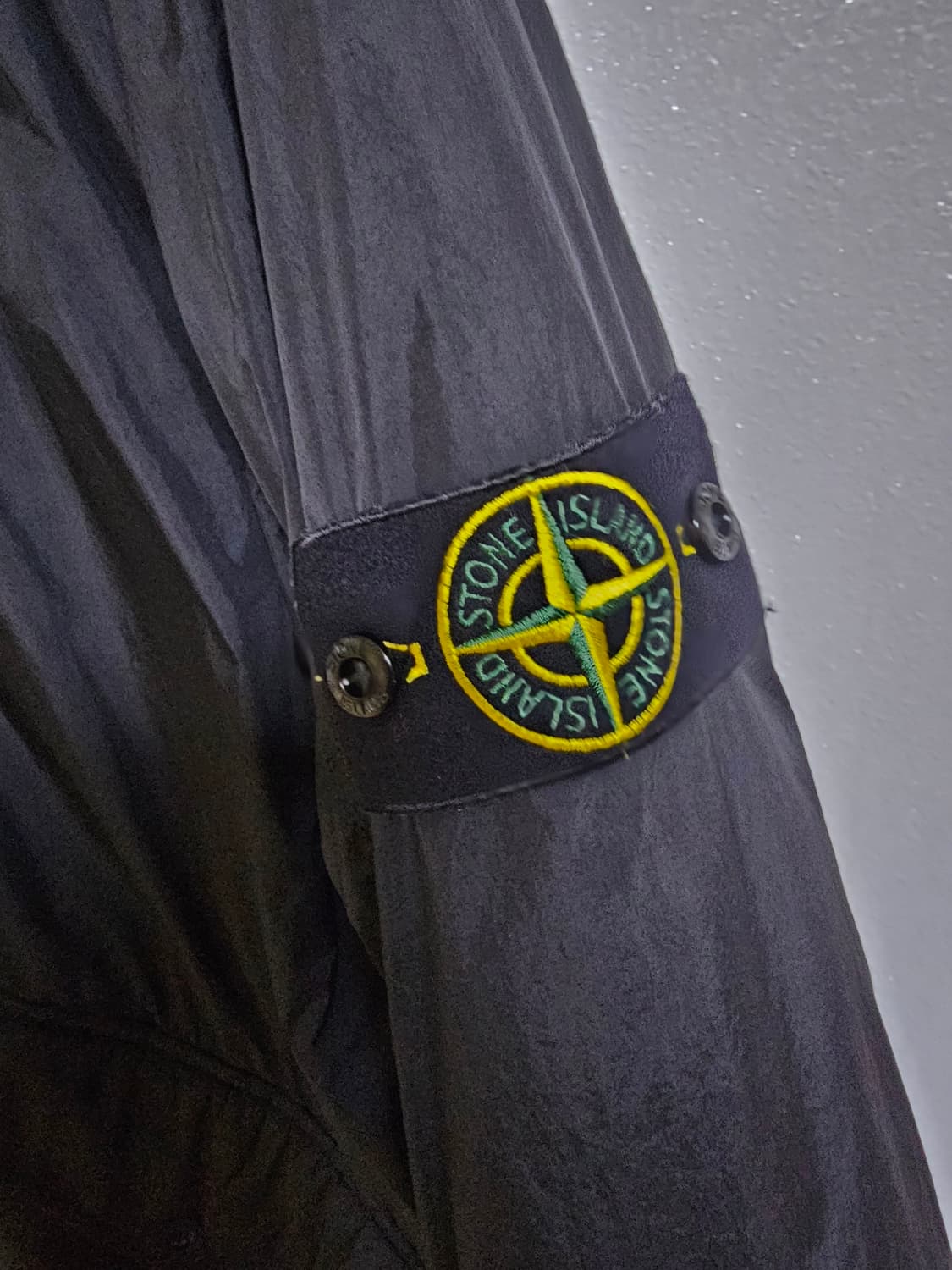 스톤아일랜드 크링클랩스 프리마로프트 봄버 상품이미지2