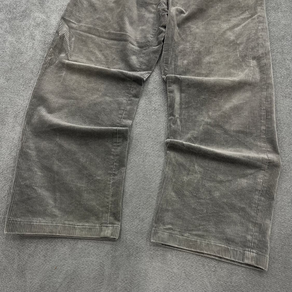 34 입생로랑 뿌르옴므 그레이 코듀로이 팬츠 상품이미지3