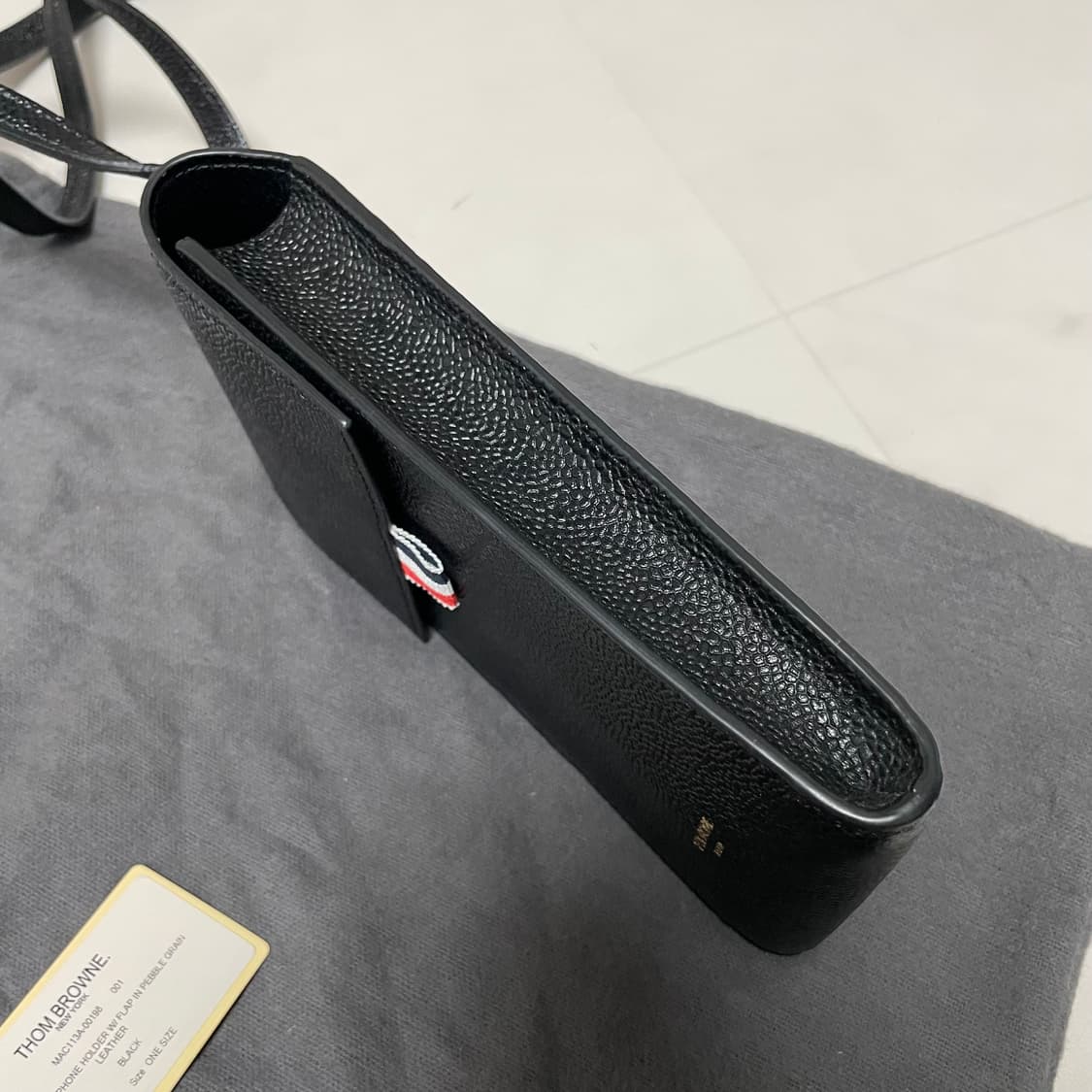 톰브라운 삼선탭 크로스백  상품이미지4