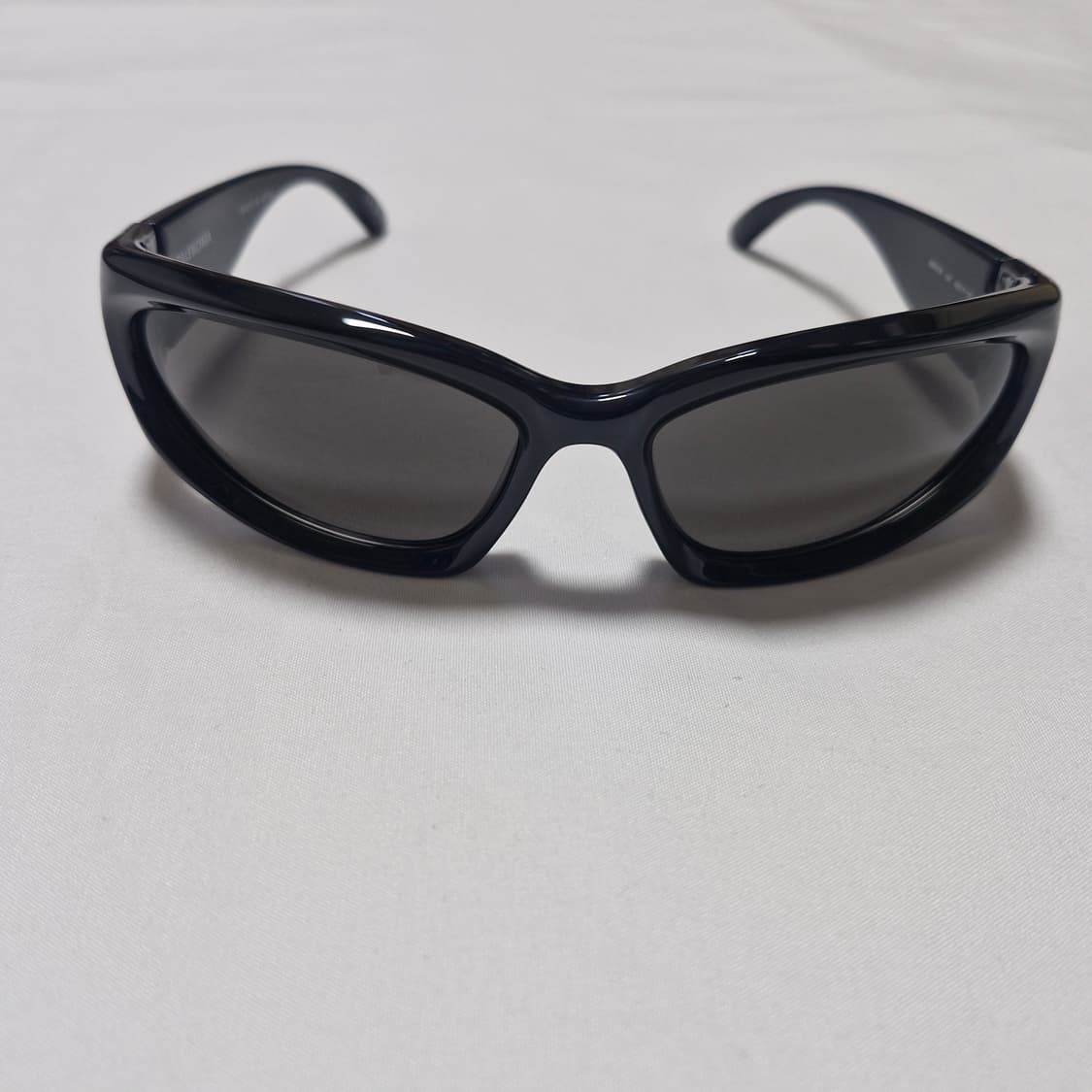 발렌시아가 스위프트 오발 선글라스 블랙 상품이미지6