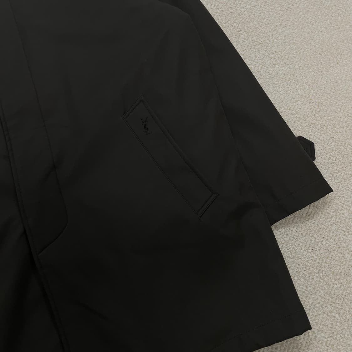 입생로랑 ysl 로고 폴리 퍼 하프 코드 카키 상품이미지3