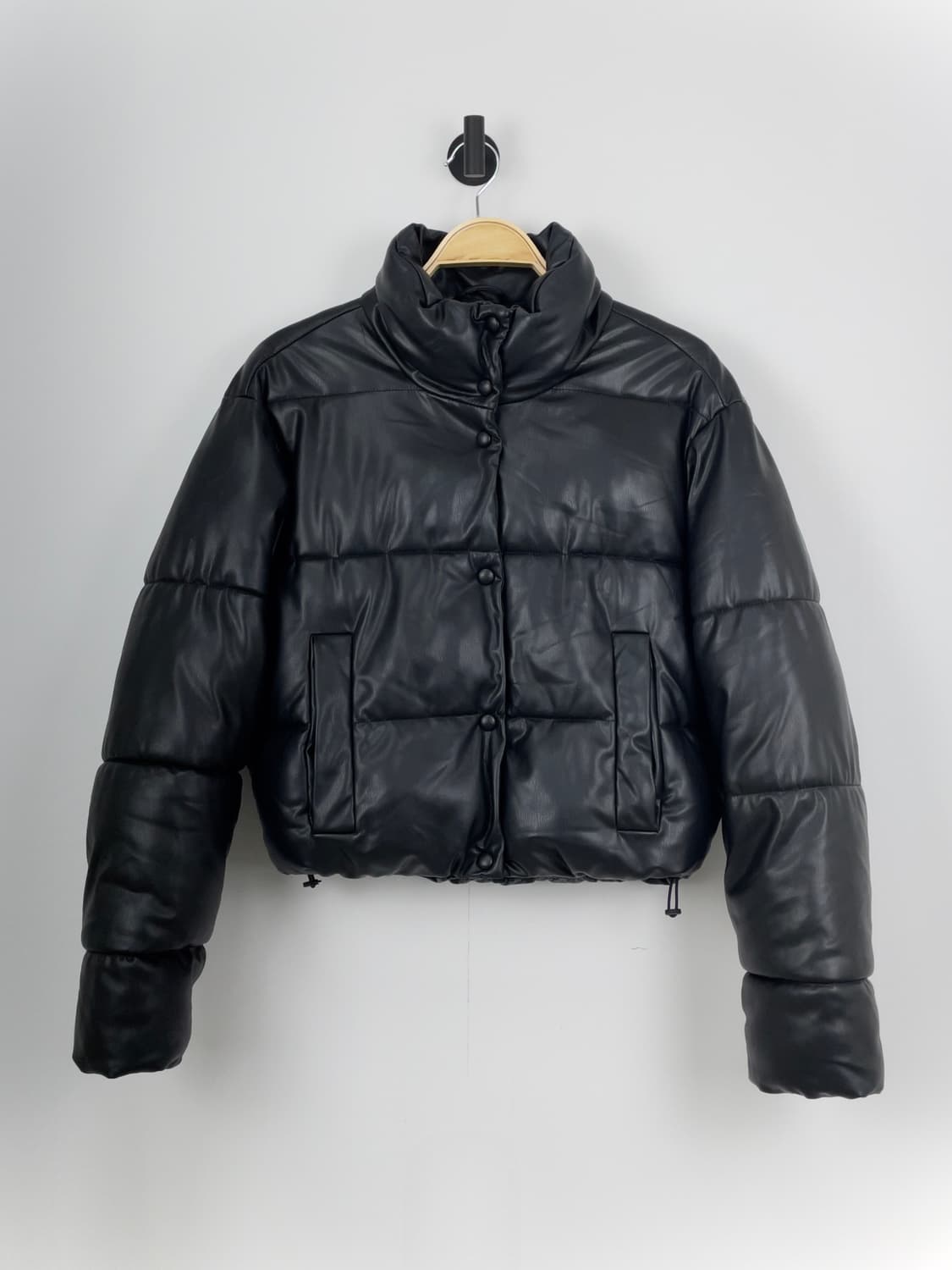 자라 블랙 페이크 레더 하이넥 크롭 패딩 점퍼 상품이미지1