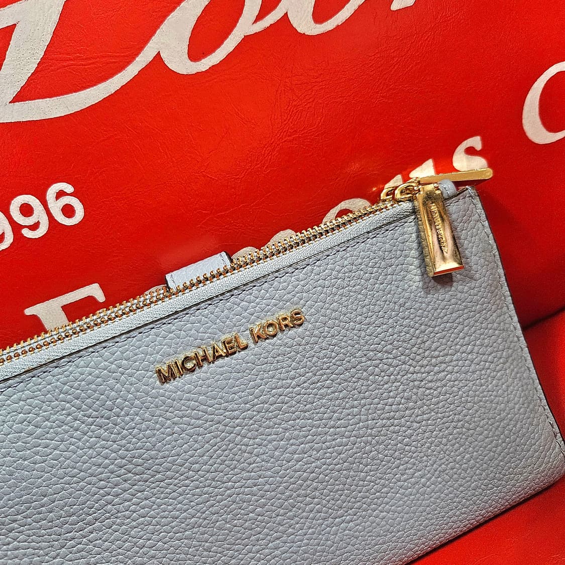 마이클코어스 미니 클러치 지갑 상품이미지3