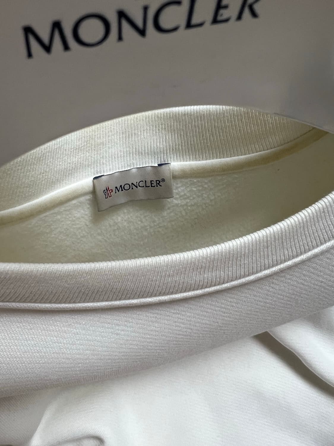 몽클레르 로고 스웨트셔츠 화이트 22FW 상품이미지7