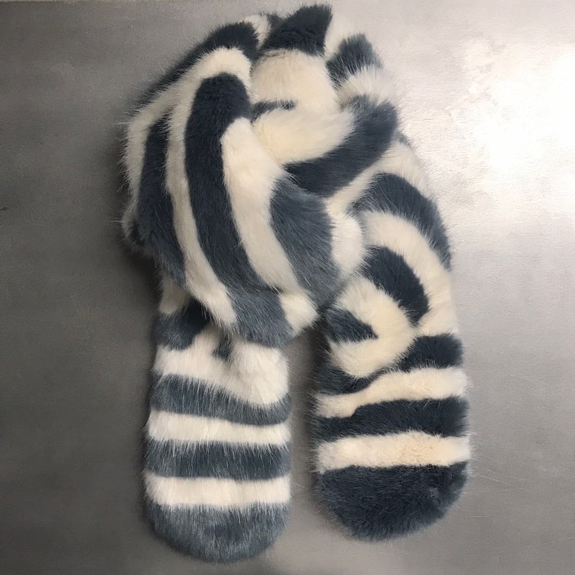 쉬림프스 퍼 머플러 상품이미지1