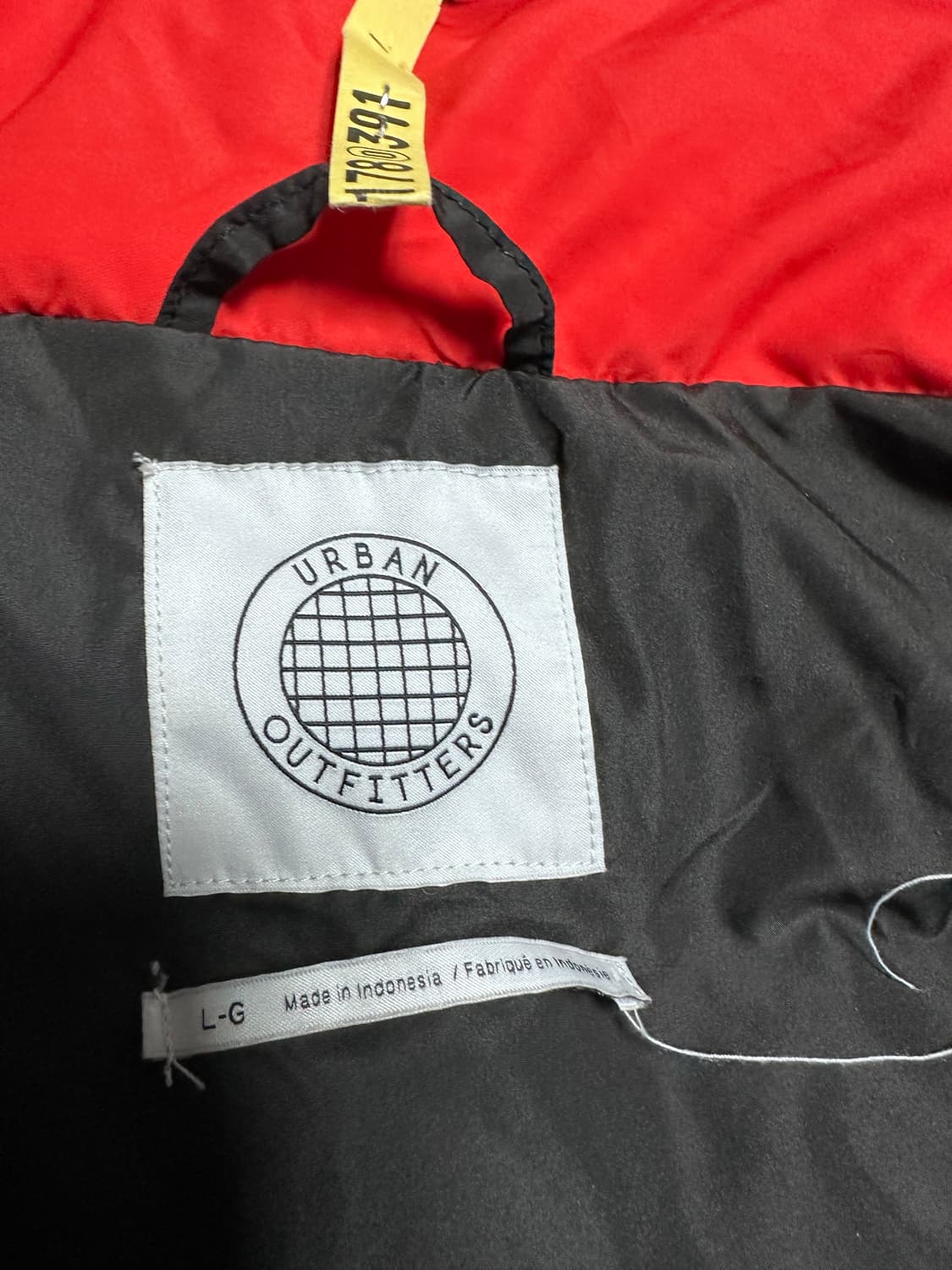 어반아웃피터스 패딩 상품이미지3