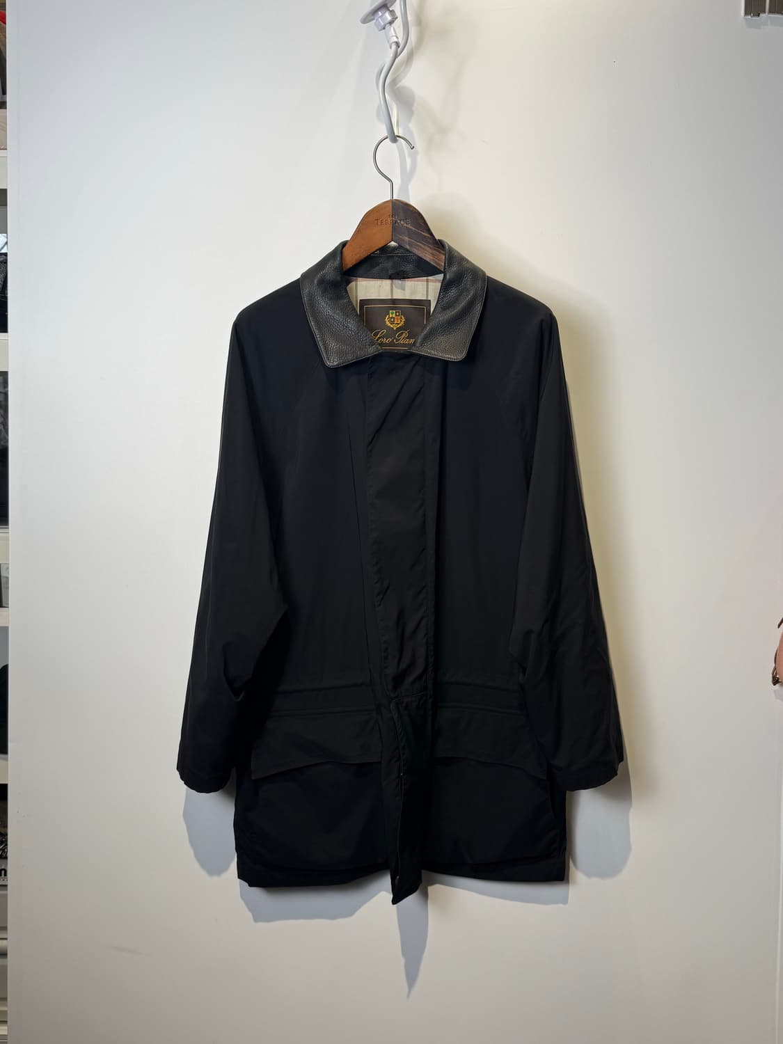 로로피아나 다크네이비 가죽 카라 자켓  상품이미지1