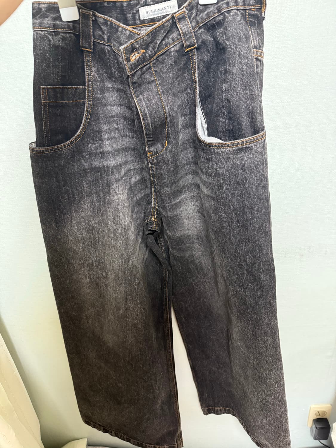 999휴머니티 BIG POCKET BAGGY JEANS 상품이미지4