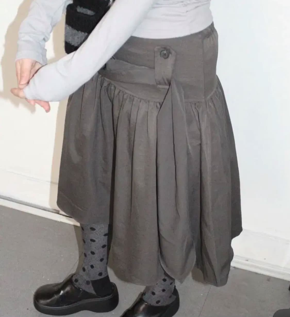 히피디피 차콜 스커트 상품이미지1
