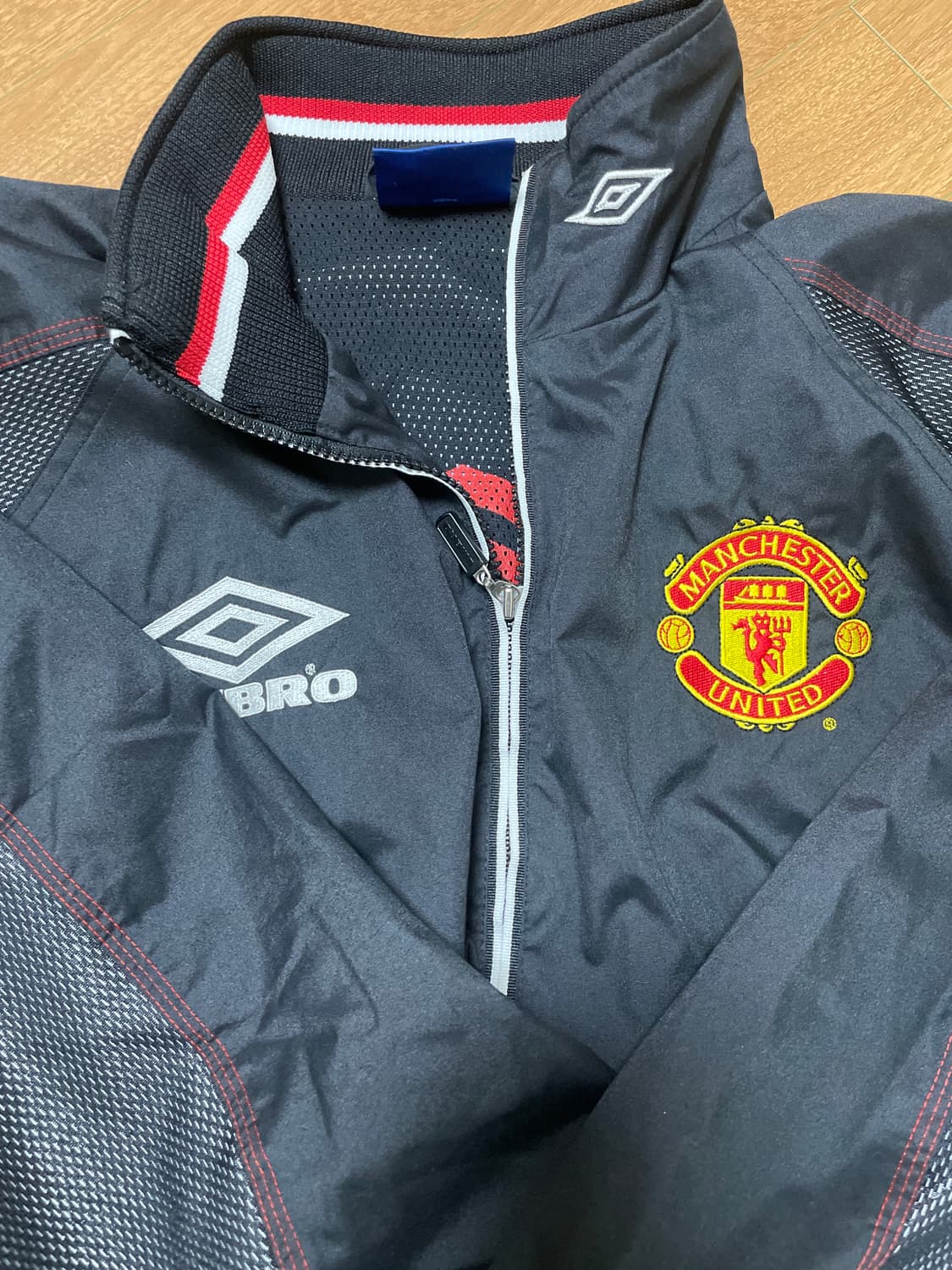 [L] 맨체스터유나이티드 맨유 트레블 엄브로 자켓 상품이미지2