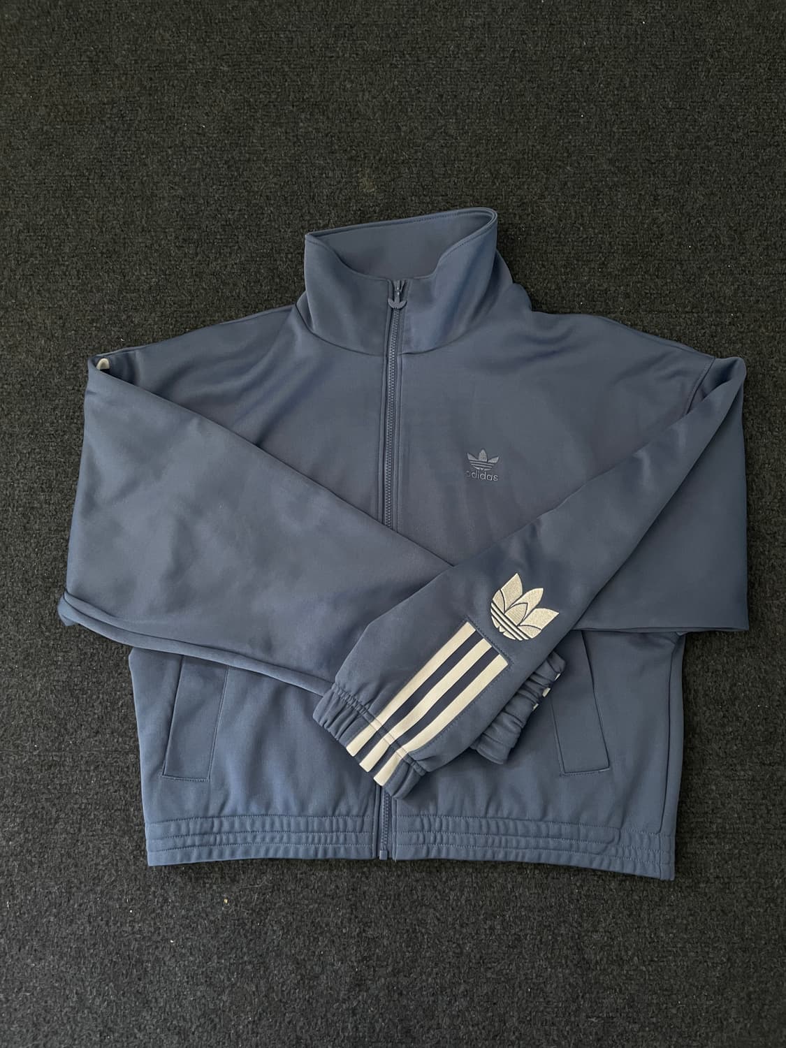 아디다스 크롭 트랙탑 상품이미지1